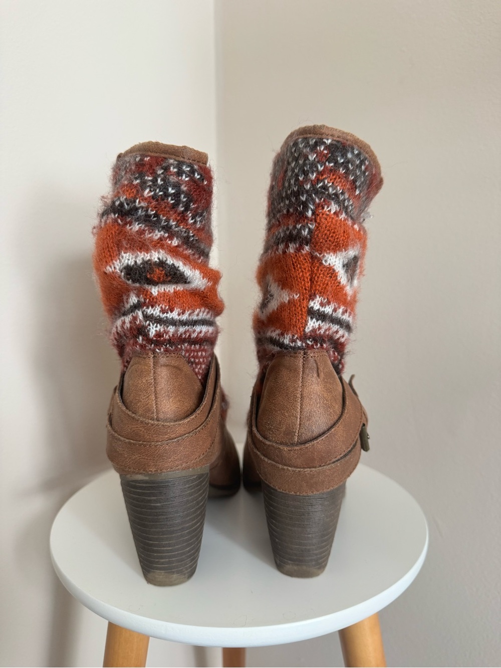 Candies cognac knit booties. - Picture 2 of 8